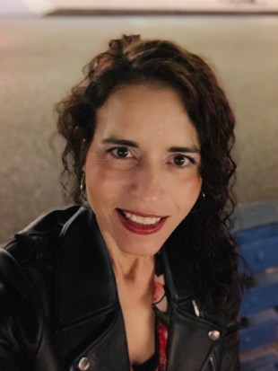 Sharon_Isern headshot